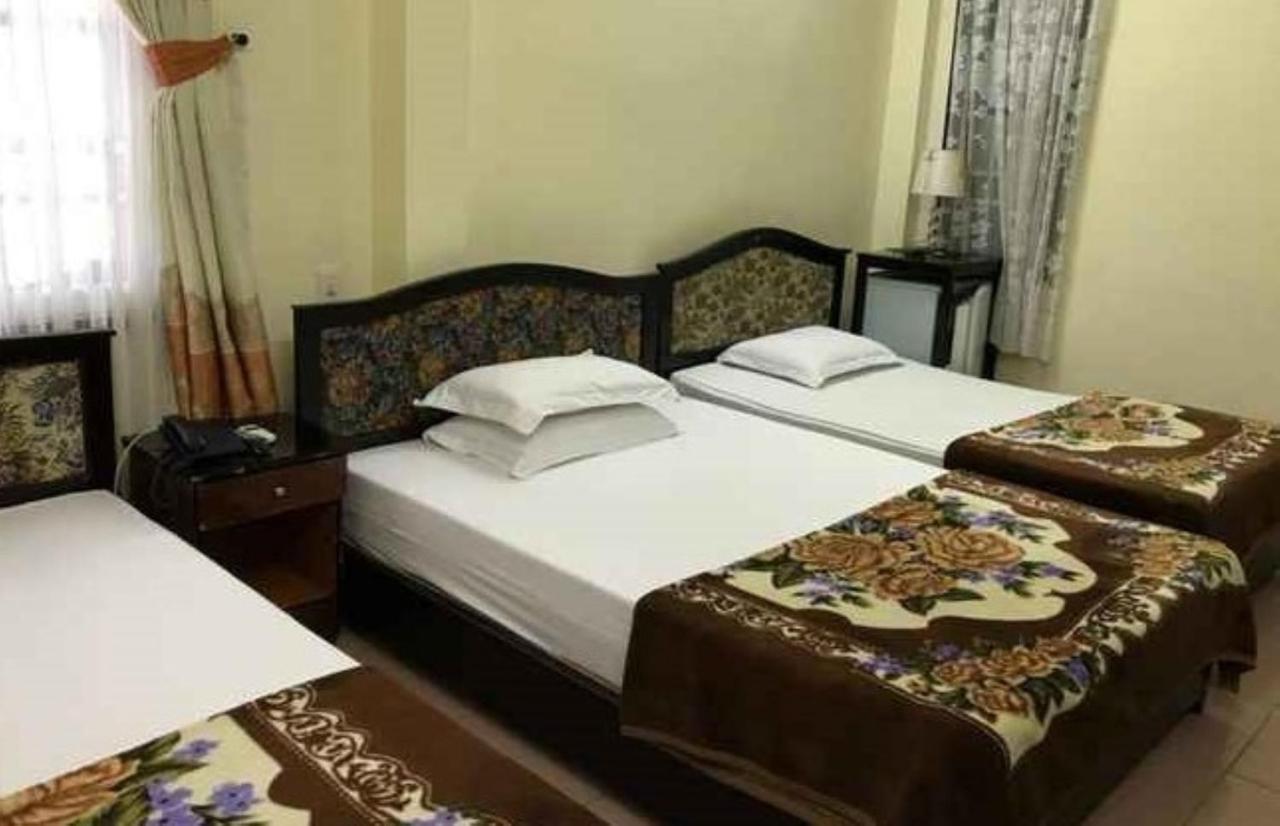 Cat Phu Hotel Буонметхуот Екстер'єр фото