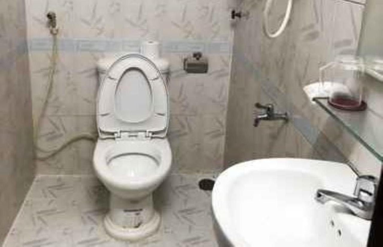 Cat Phu Hotel Буонметхуот Екстер'єр фото