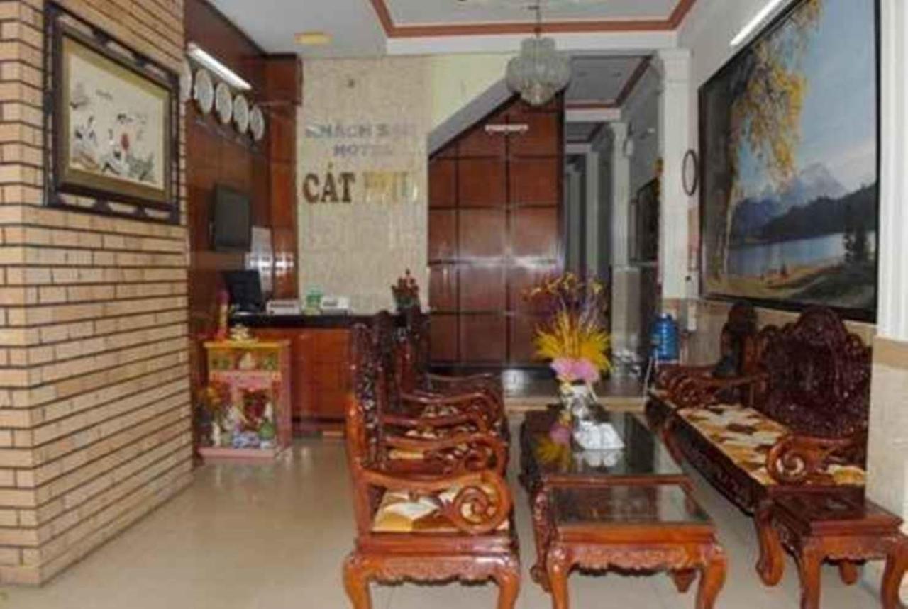 Cat Phu Hotel Буонметхуот Екстер'єр фото