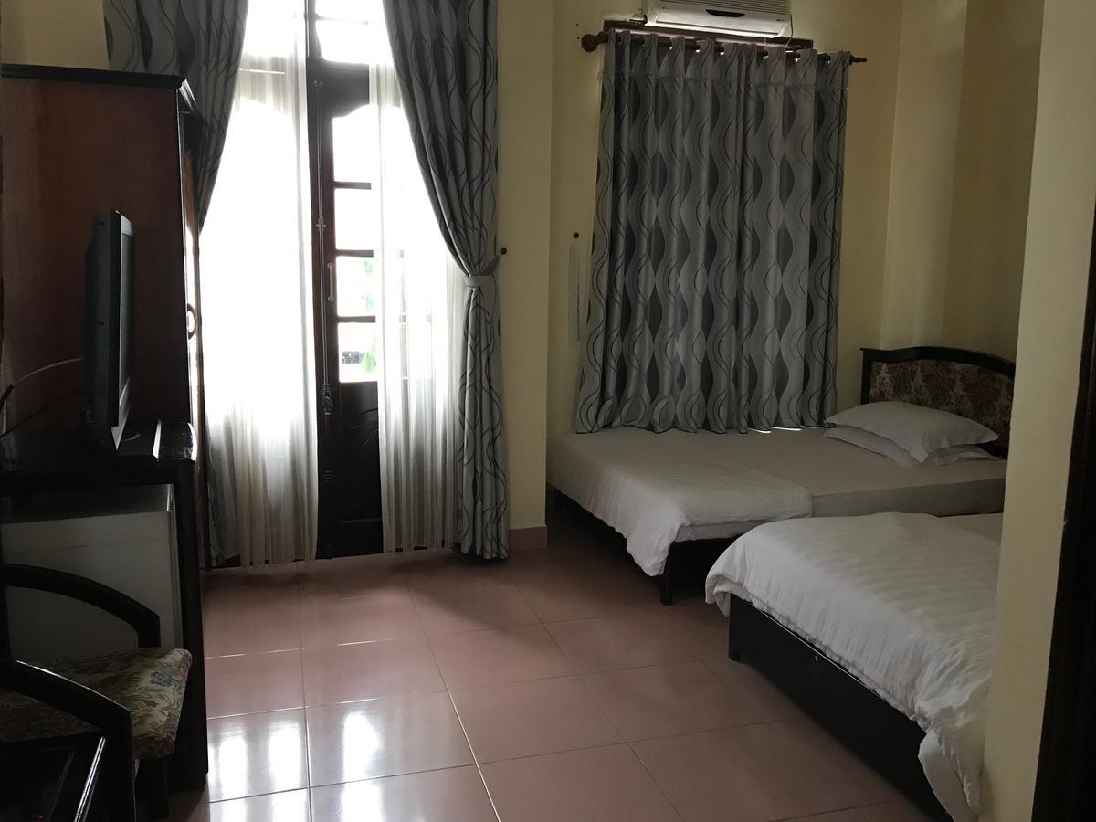 Cat Phu Hotel Буонметхуот Екстер'єр фото